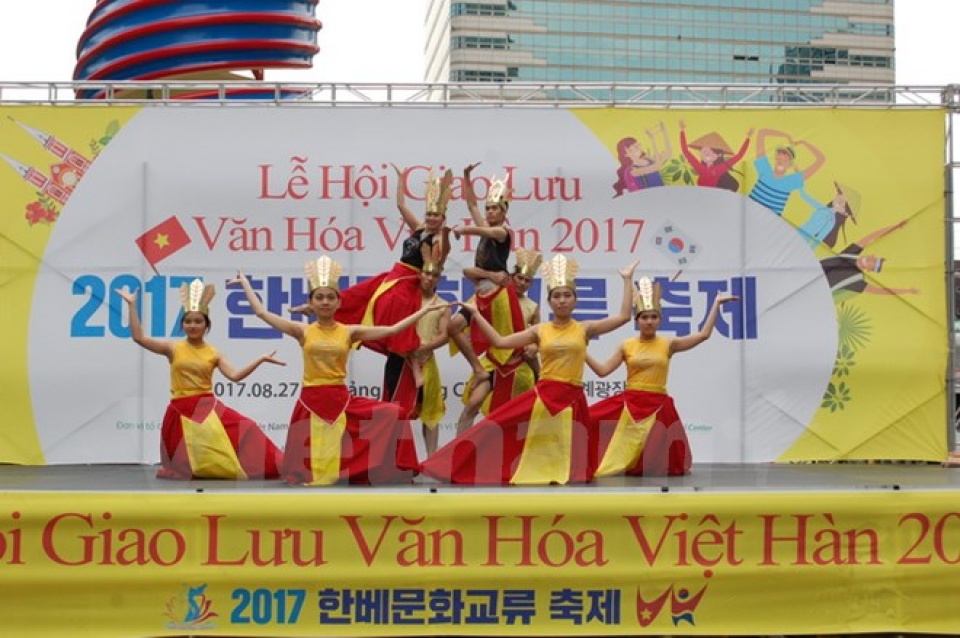 Tưng bừng lễ hội giao lưu văn hóa Việt Nam – Hàn Quốc tại Seoul tung bung le hoi giao luu van hoa viet nam han quoc tai seoul