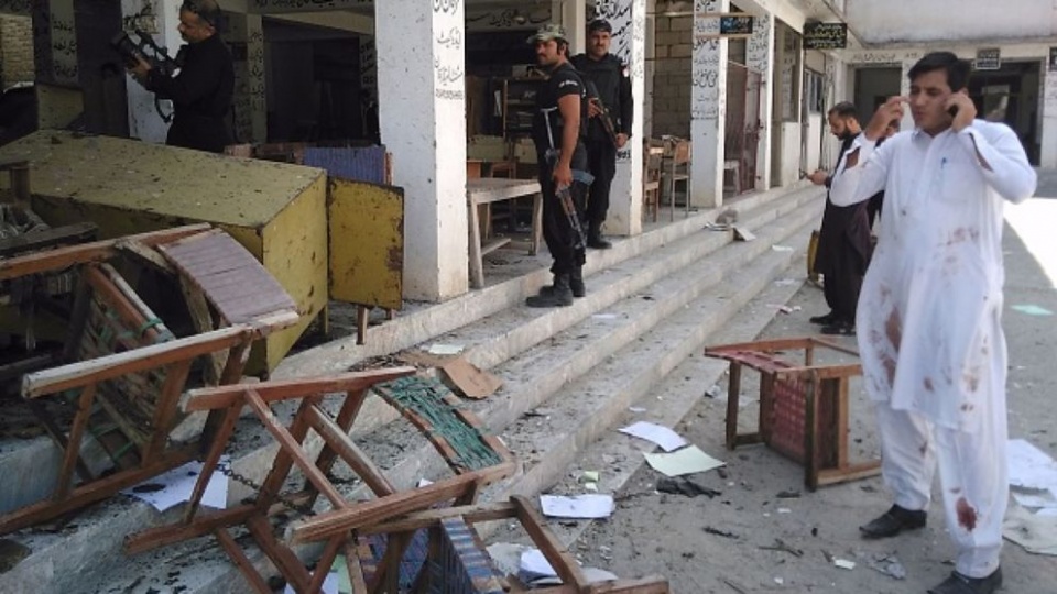 pakistan danh bom lieu chet lam hon 60 nguoi thuong vong