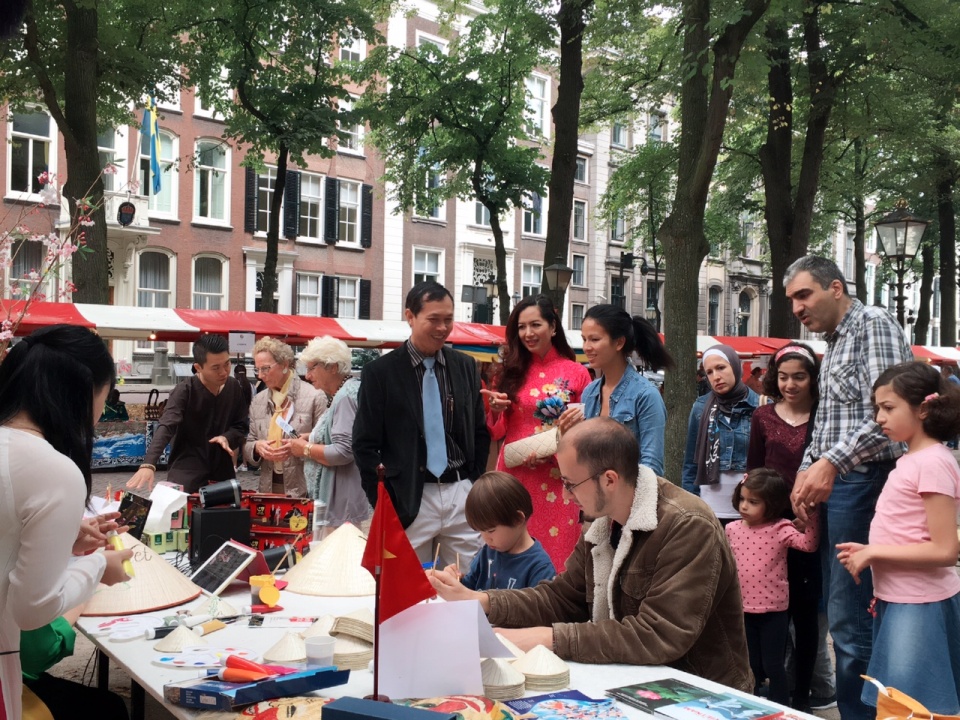 “Việt Nam vẻ đẹp bất tận” ở The Hague viet nam ve dep bat tan o the hague