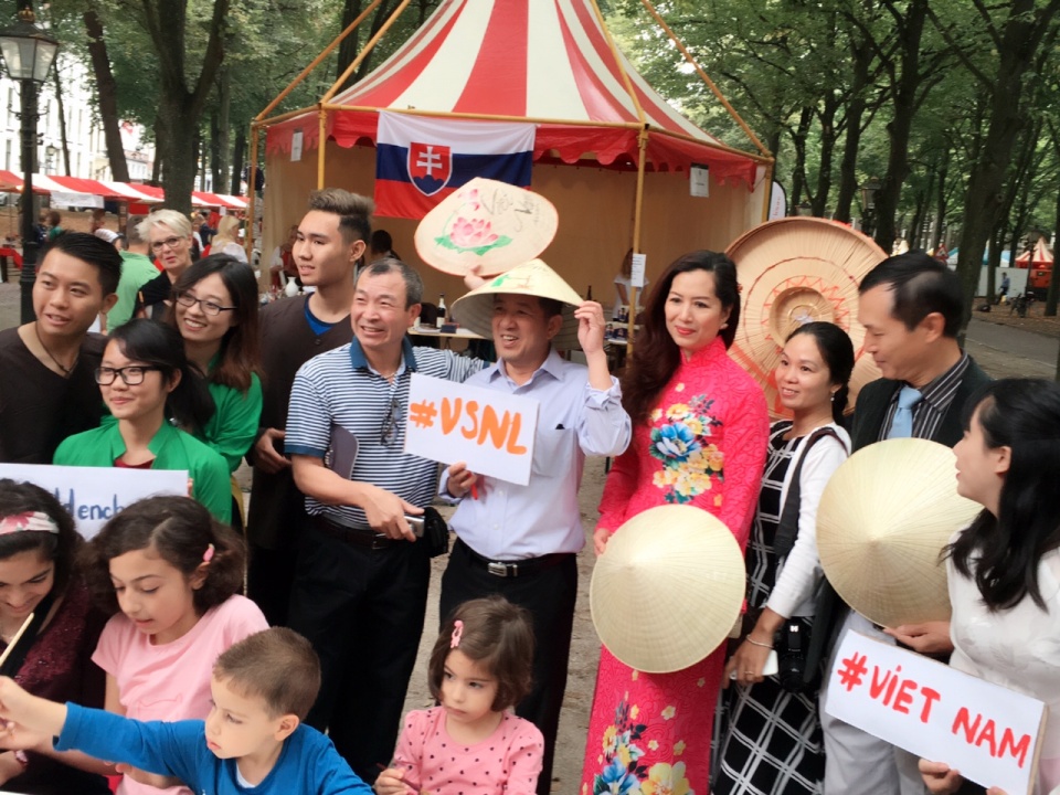 “Việt Nam vẻ đẹp bất tận” ở The Hague viet nam ve dep bat tan o the hague
