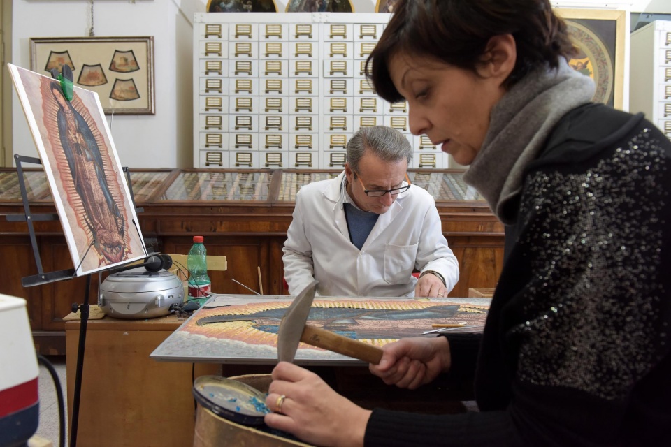 cuoc song ben trong vatican