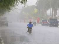 dong bac bo thoi tiet am uot mua rai rac tren hau khap ca nuoc