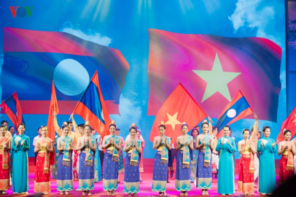 quan he dac biet viet nam lao mai mai xanh tuoi doi doi ben vung