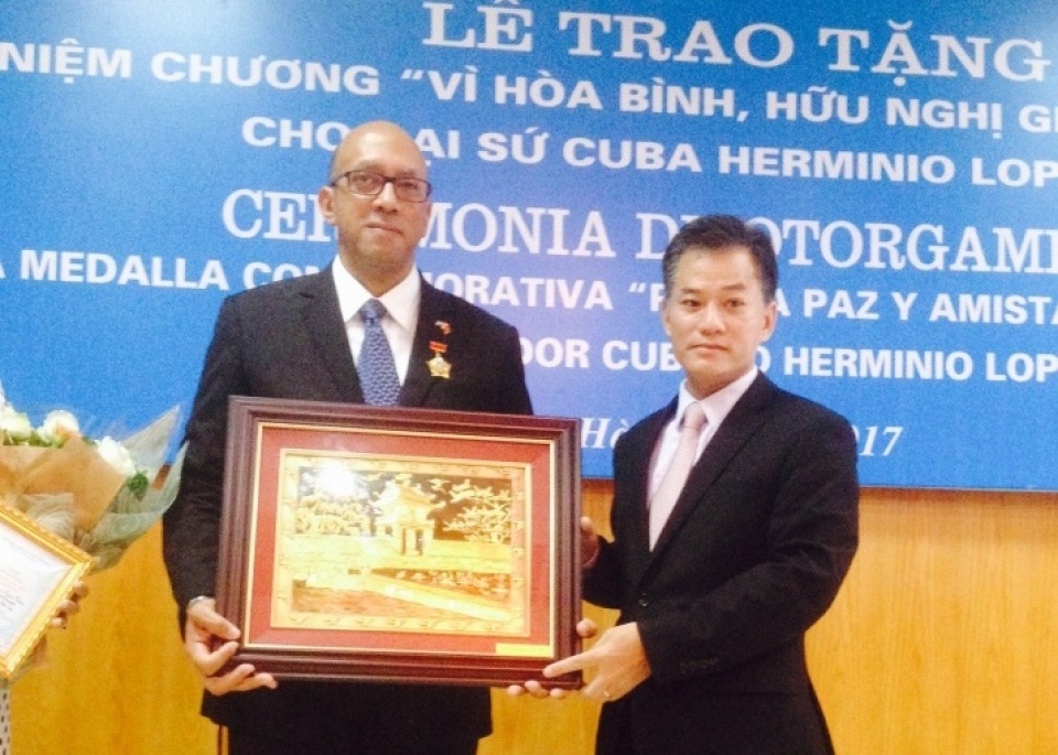 "Không có nơi nào làm việc tốt hơn Việt Nam" khong co noi nao lam viec tot hon viet nam