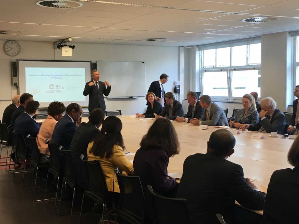 viet nam no luc nang cao nhan thuc ve bien doi khi hau