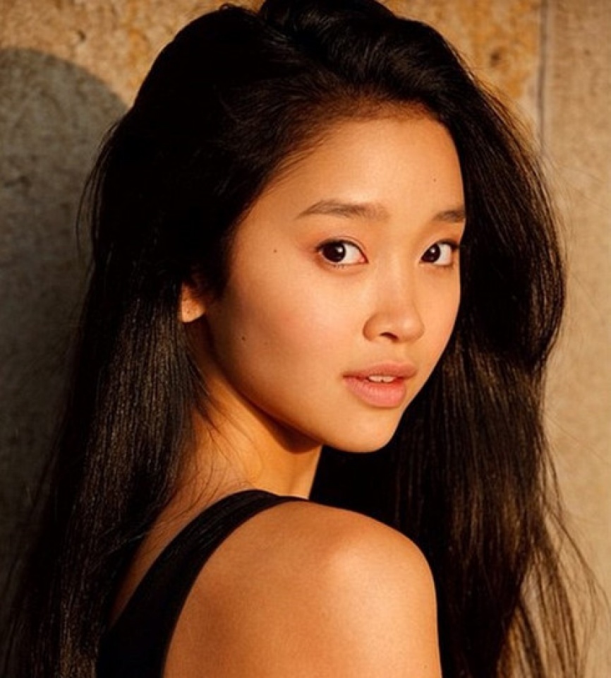 chan dung co gai goc viet gop mat trong phim bom tan cua hollywood