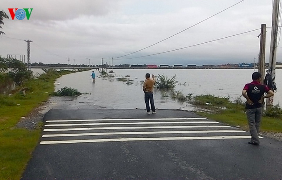mien trung tan hoang thiet hai nang ne do mua lu