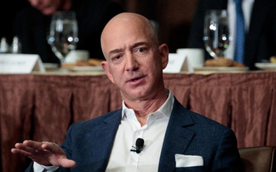 ong chu amazon mat 32 ty usd chi trong 1 gio