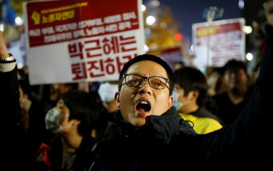 han quoc dang cam quyen keu goi tong thong lap noi cac trung lap