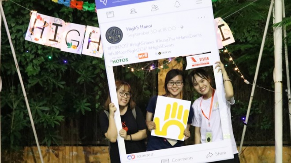 du khach nuoc ngoai tai hien tet trung thu co truyen tai ha noi