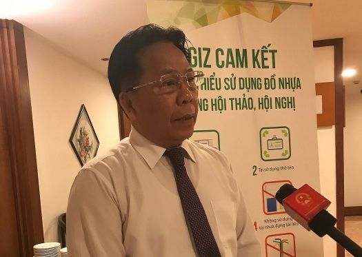 can xay dung co so phap ly ve tai che rac thai nhua