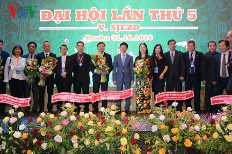 nguoi viet tai czech huong toi muc tieu dinh cu on dinh lau dai