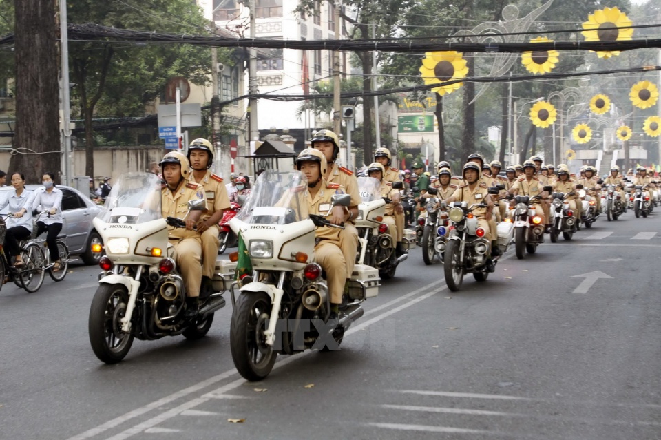 Tăng cường đảm bảo an toàn giao thông dịp cuối năm tin nhap 20161102072613