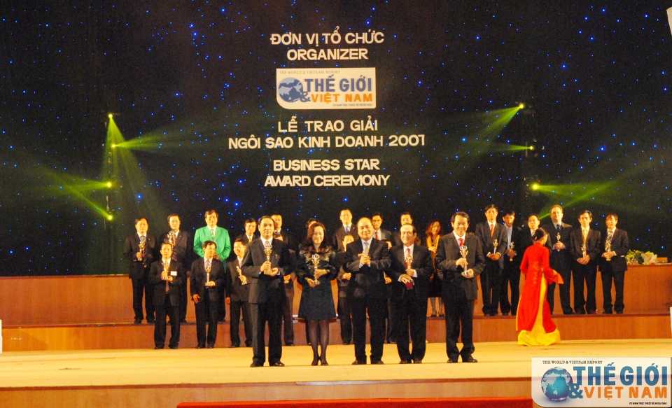 viet nam ra khoi thuan buom xuoi gio