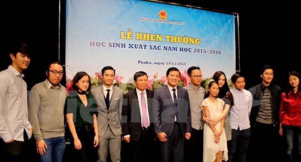 le khen thuong cac tai nang tre viet nam tai czech