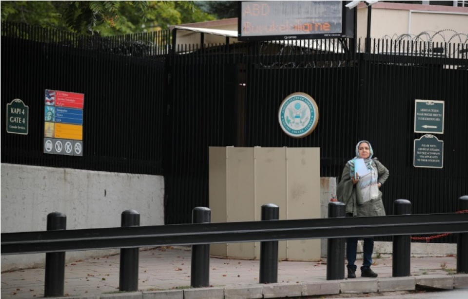 tho nhi ky noi lai dich vu cap thi thuc tai my