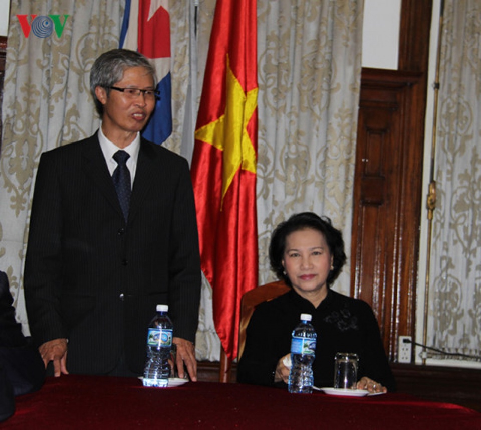 chu tich quoc hoi sang cuba vieng lanh tu fidel castro