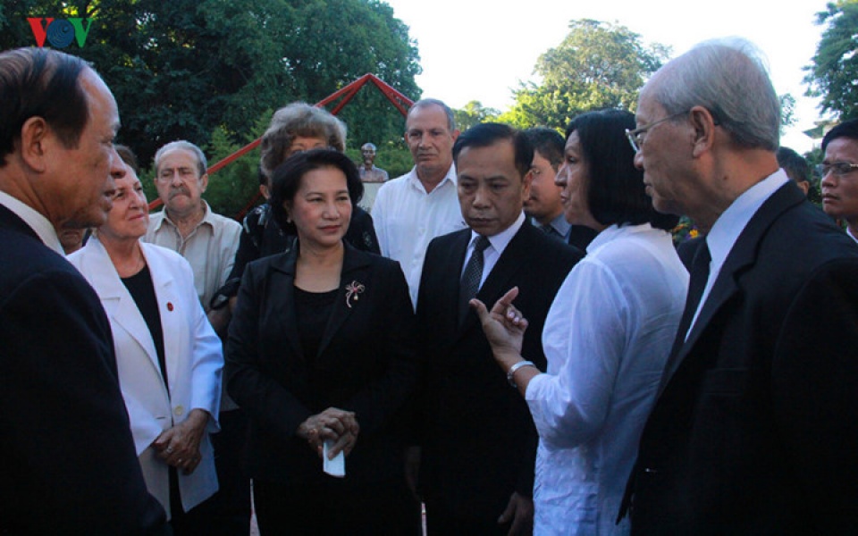 chu tich quoc hoi sang cuba vieng lanh tu fidel castro