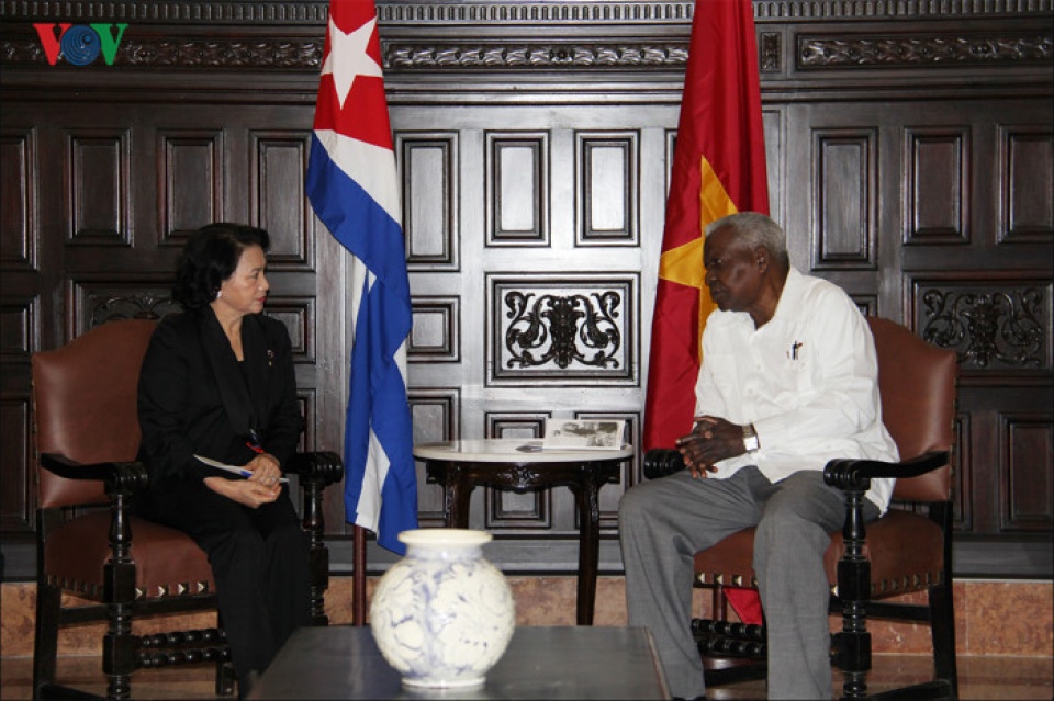 chu tich quoc hoi sang cuba vieng lanh tu fidel castro