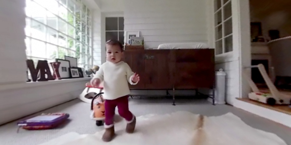 ceo facebook khoe nhung buoc di dau tien cua con gai theo cach dac biet