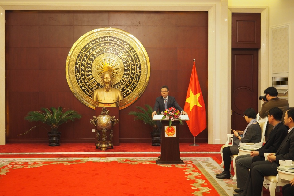 dai su quan viet nam gap go cac co quan bao chi trung quoc