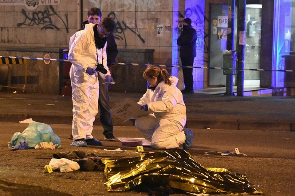 Vụ đâm xe tải ở Đức: Kẻ tình nghi là thủ phạm bị bắn chết tại Italy vu dam xe tai o duc ke tinh nghi la thu pham bi ban chet tai italy