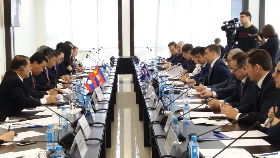 thuc day vai tro cua cac chinh dang trong phat trien quan he nga asean