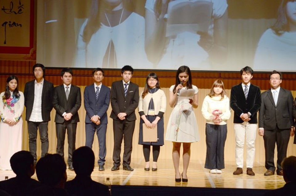 tet dinh dau am ap voi thanh nien sinh vien viet nam tai nhat ban