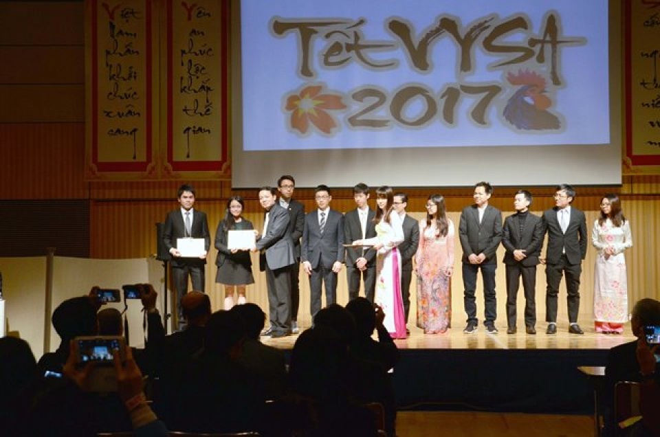 tet dinh dau am ap voi thanh nien sinh vien viet nam tai nhat ban