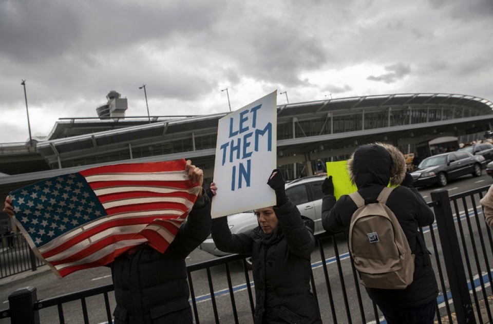 khap noi phan doi sac lenh cam nguoi ti nan cua ong dtrump