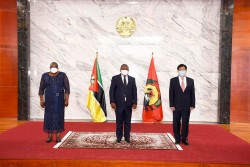Đại sứ Phạm Hoàng Kim trình Thư ủy nhiệm lên Tổng thống Mozambique
