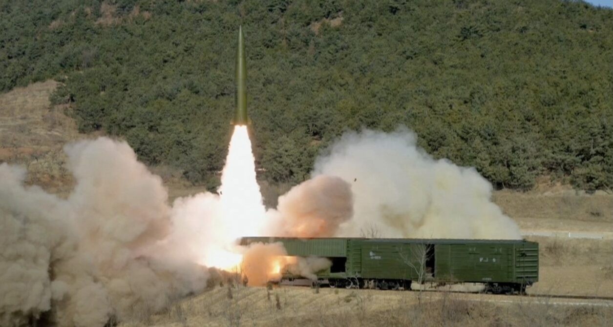 Hình ảnh một vụ phóng tên lửa đạn đạo tầm ngắn của Triều Tiên. (Nguồn: KCTV)