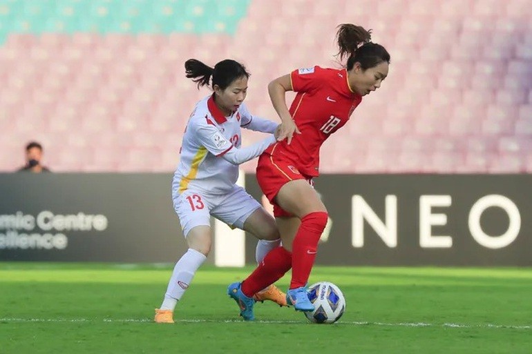 Tuyển nữ Trung Quốc chơi áp đảo sau khi dẫn 3-1. (Nguồn: Dân trí)