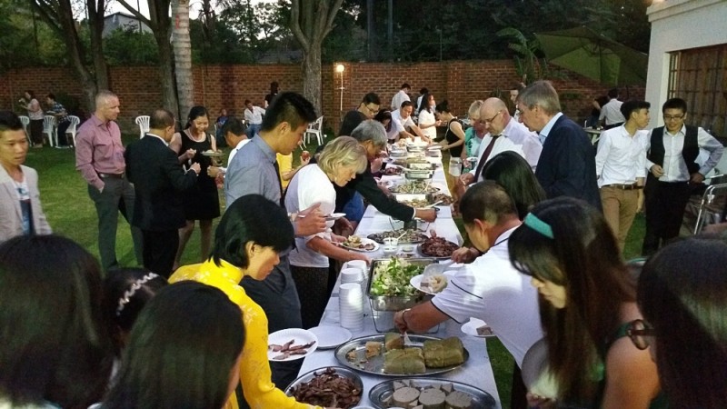 co ng do ng nguo i vie t ta i nam phi tung bu ng do n te t bi nh than