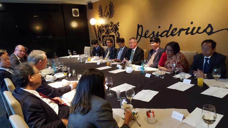 Thúc đẩy hợp tác nghiên cứu với Ngoại giao đoàn ở Nam Phi thuc day hop tac nghien cuu voi ngoai giao doan o nam phi