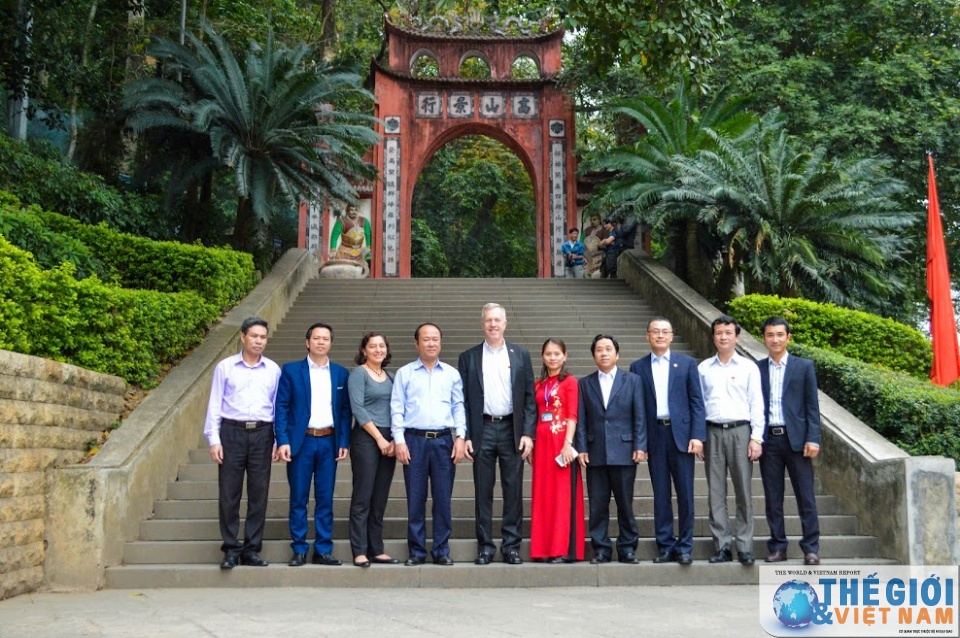 Đại sứ Ted Osius và một chuyến đi, nhiều điểm đến ở Phú Thọ dai su ted osius va mot chuyen di nhieu diem den o phu tho