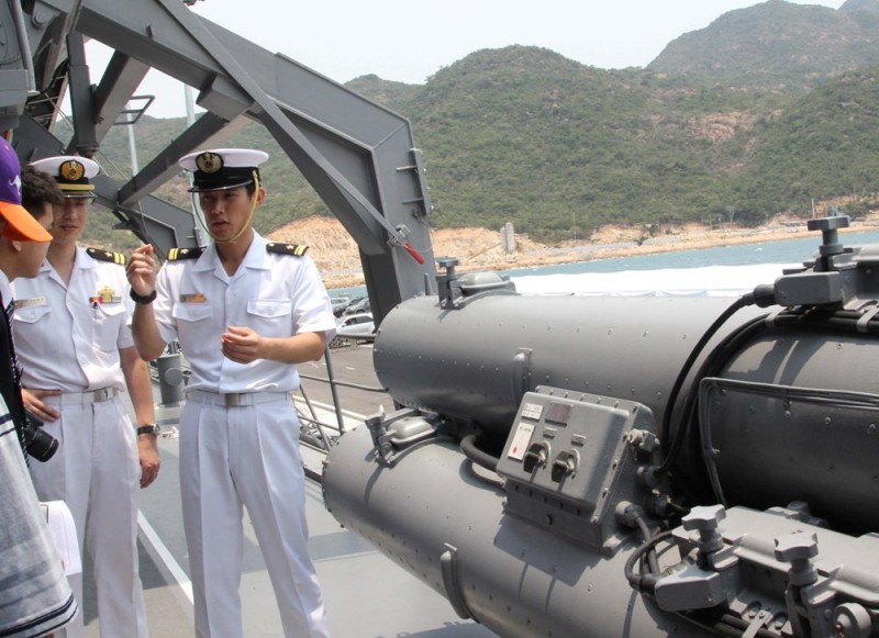 tau huan luyen luc luong tu ve tren bien nhat ban tham viet nam