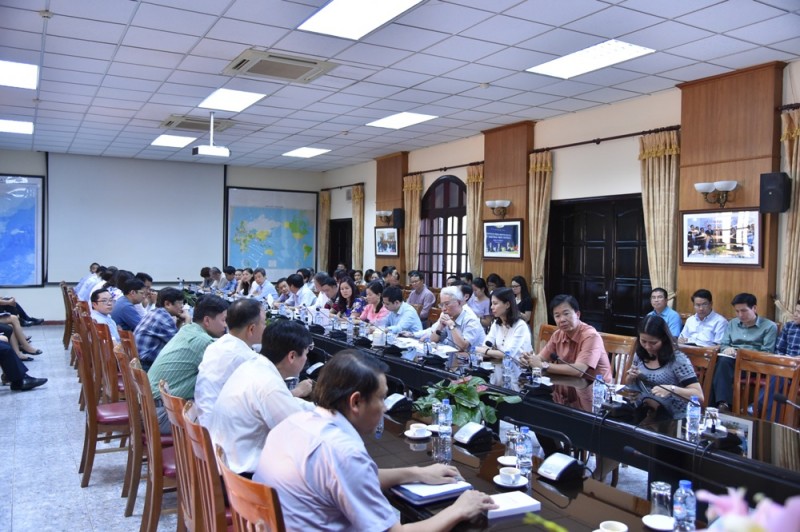 can bo ngoai giao quan triet nghi quyet dai hoi xii