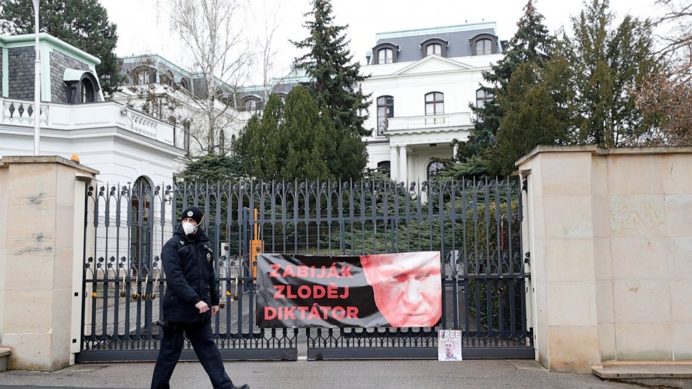 Căng thẳng ngoại giao: Sau Ukraine, Czech tuyên bố trục xuất 18 nhân viên ngoại giao Nga; Moscow tuyên bố sẽ đáp trả