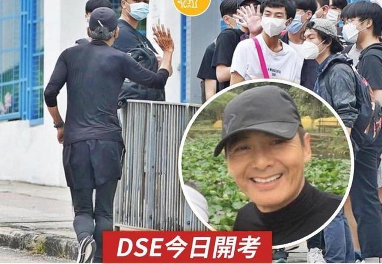 Vào buổi sáng của ngày đầu tiên diễn ra kỳ thi, Châu Nhuận Phát đã chạy bộ ngang qua một điểm thi, vẫy tay chào và chúc các em học sinh thi tốt. (Nguồn: Sina)