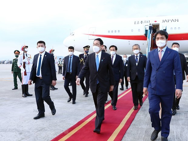 Japanese PM begins official visit to Viet Nam Japanese PM begins official visit to Viet Nam