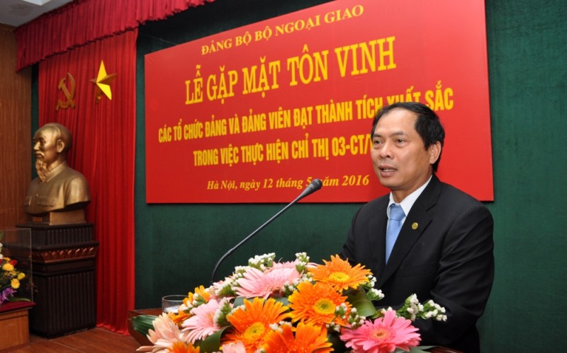 bo ngoai giao ton vinh thanh tich hoc tap tam guong dao duc ho chi minh
