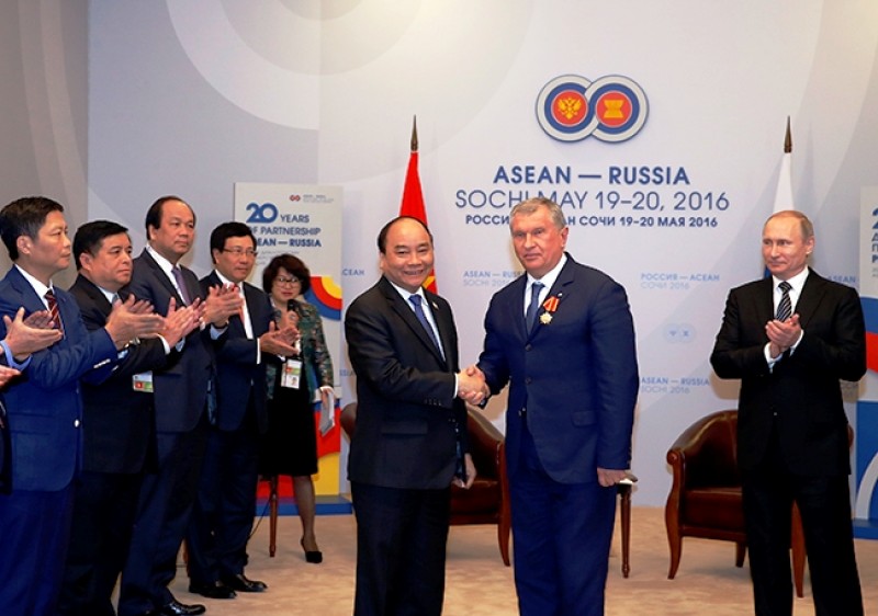 thu tuong nguyen xuan phuc hoi kien tong thong nga putin