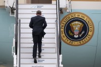video tong thong hoa ky barack obama roi air force one