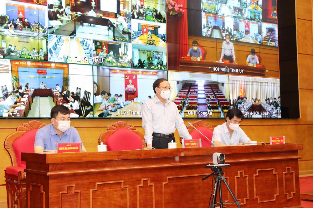 Quảng Ninh kích hoạt cao nhất cơ chế phòng chống dịch Covid-19, cách ly du thuyền Ambassador, lấy mẫu xét nghiệm toàn bộ nhân viên trên tàu