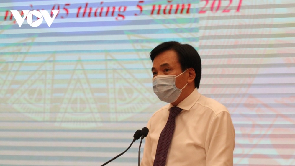 Bộ trưởng, Chủ nhiệm Văn phòng Chính phủ Trần Văn Sơn phát biểu tại Họp báo Chính phủ thường kỳ tháng 4/2021. (Nguồn: VOV)