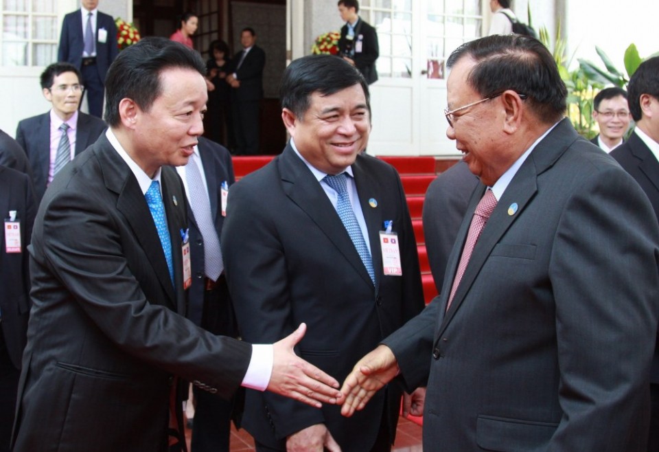 hinh anh le don chinh thuc chu tich nuoc tai lao