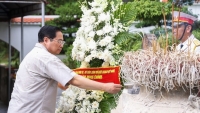 Thủ tướng dâng hương tại Ngã ba Đồng Lộc, khảo sát dự án mỏ sắt tạm dừng hơn 10 năm tại Hà Tĩnh