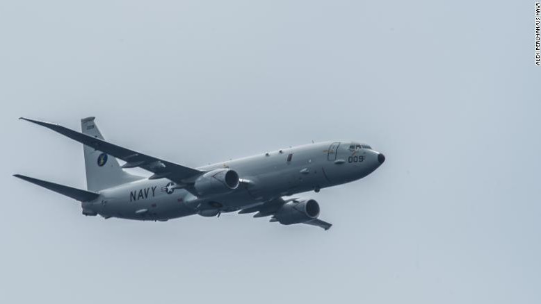 Mỹ-Trung lùm xùm quanh vụ máy bay quân sự bay qua Eo biển Đài Loan