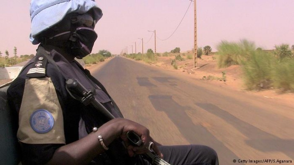 can cu quan su bi tan cong mali ban bo tinh trang khan cap